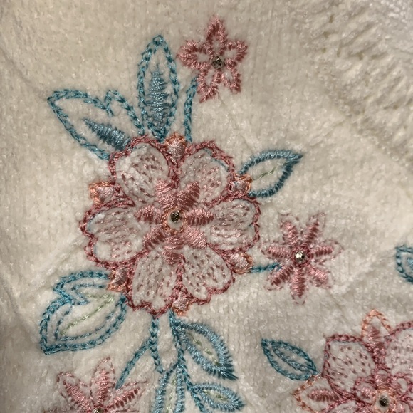 Women’s Alfred Dunner Pullover Sweater
White Pastels Embroidery 3XL - Picture 9 of 11